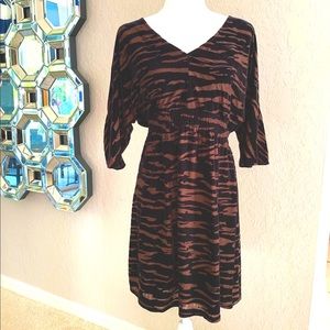 London Times animal print dress 3/4 sleeve slimming flattering date night